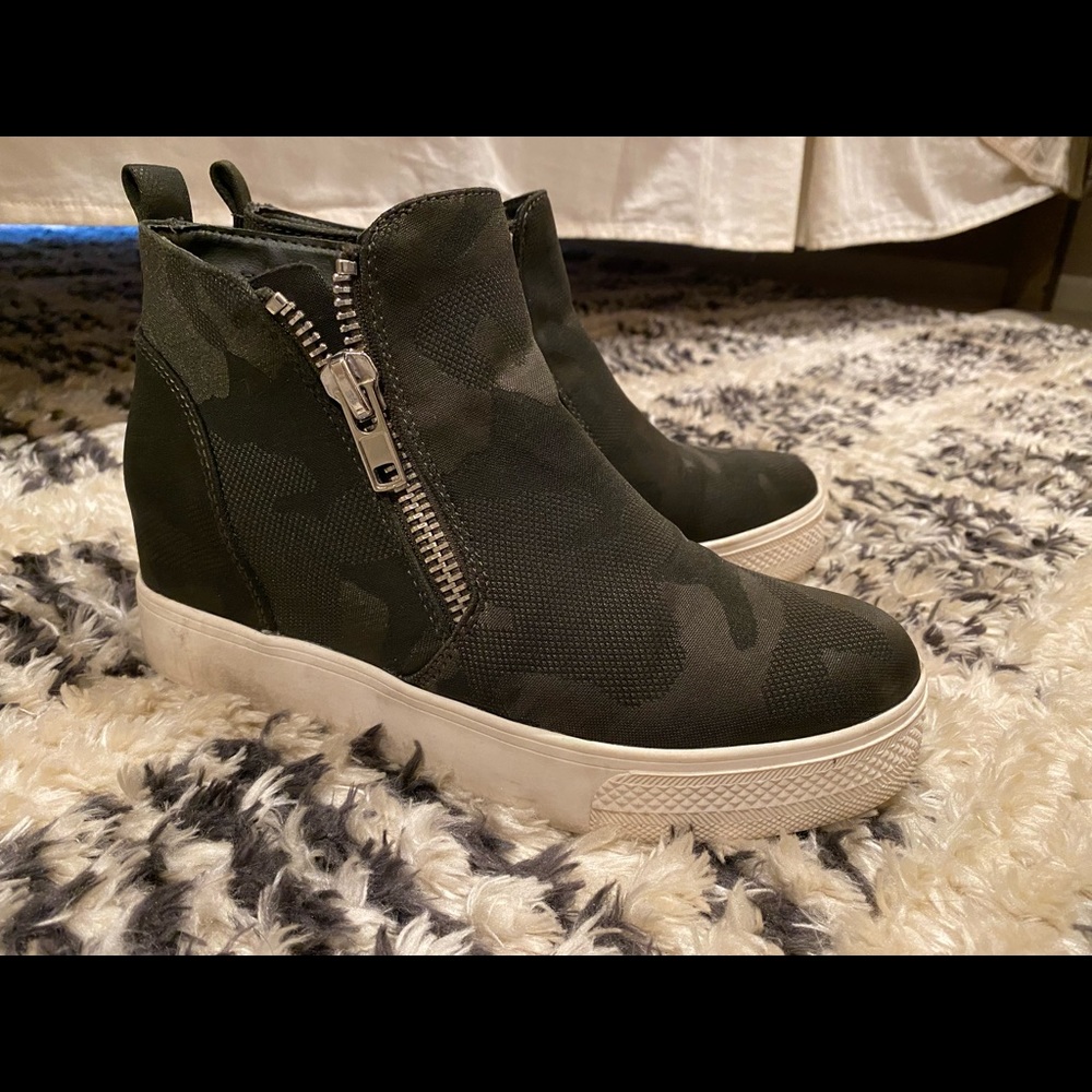 Steve Madden Wedgie Sneaker-Camo